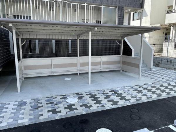 Revel吉村　エントランス　駐輪場