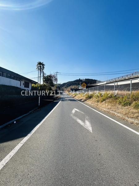　前面道路含む現地写真　