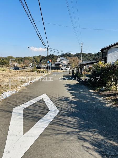 　前面道路含む現地写真　