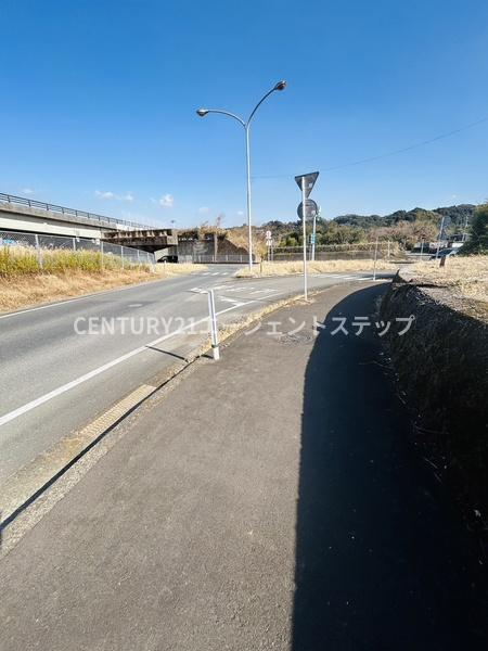 　前面道路含む現地写真　