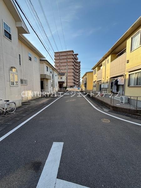 　前面道路含む現地写真　