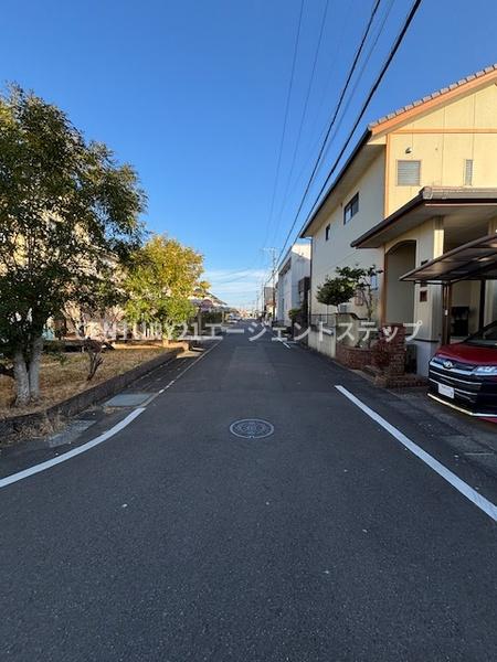 　前面道路含む現地写真　