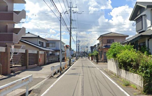 　前面道路含む現地写真　