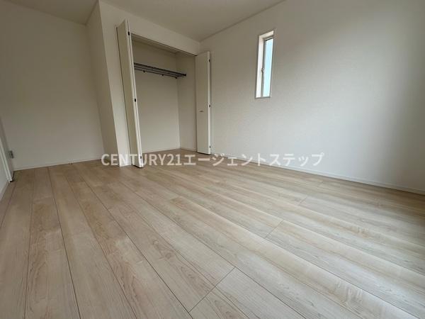　子供部屋　子供部屋に最適な明るさです