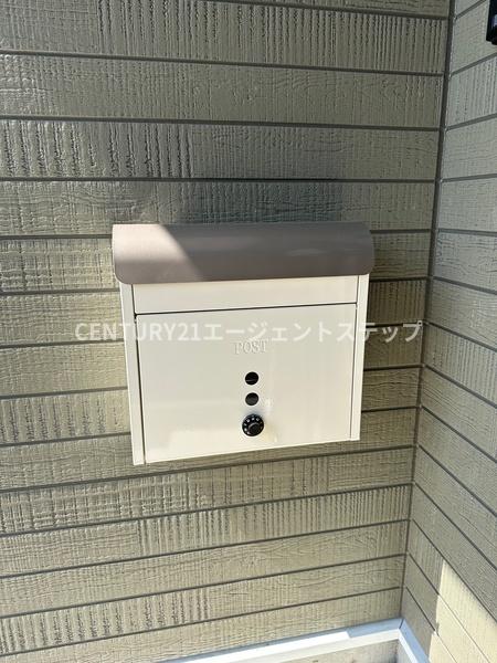 　その他　使いやすいポストが魅力のエントランスです