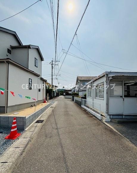 　前面道路含む現地写真　前面道路が整備されています
