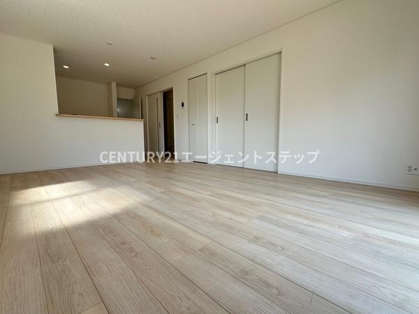 　リビング　リビングは広々としています