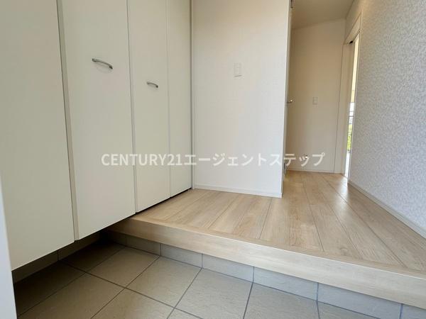 　玄関　玄関の収納が便利です