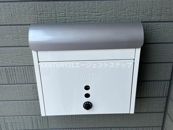 　その他　玄関まわりのポスト設置