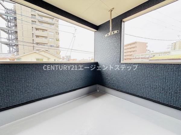 　バルコニー　バルコニーは広々としています