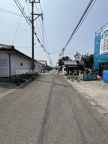 　前面道路含む現地写真　前面道路含む現地写真で周辺状況が確認可能