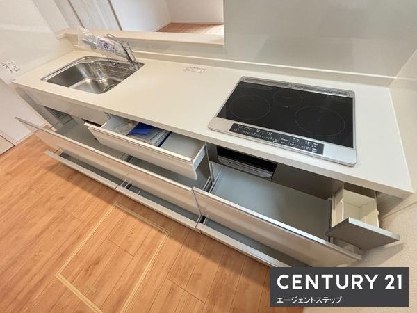 　キッチン　収納が充実したキッチンです