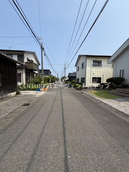　前面道路含む現地写真　前面道路含む現地写真です