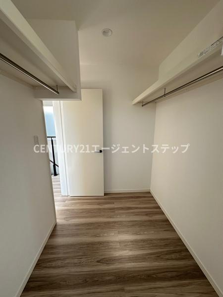 　収納　ウォークスルークローゼット