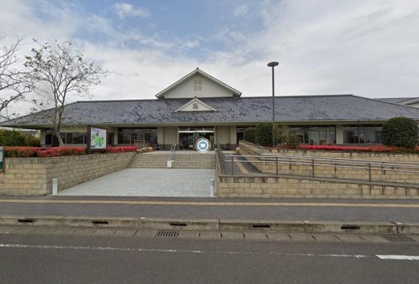 　宮崎市佐土原図書館（図書館）／976m　