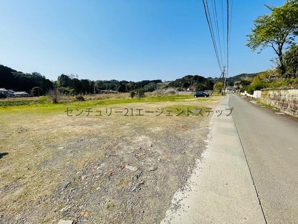 　前面道路含む現地写真　
