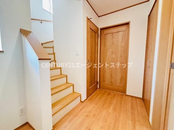 　その他内観　玄関ホールがすっきりしています