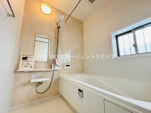 　バス　明るいバスルームです