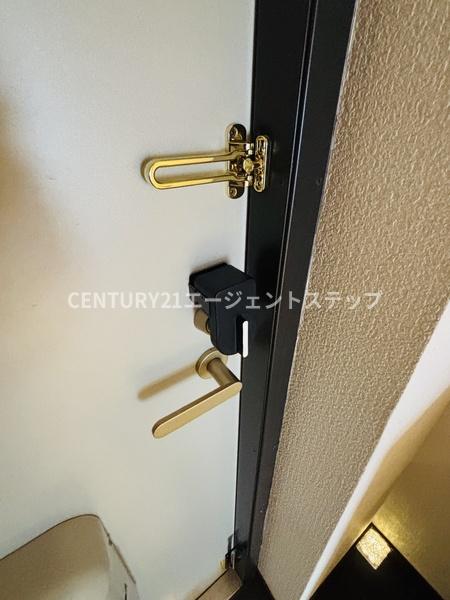 　玄関　玄関のダブルロックが特徴です