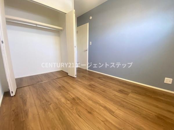 　子供部屋　シンプルな洋室が魅力です