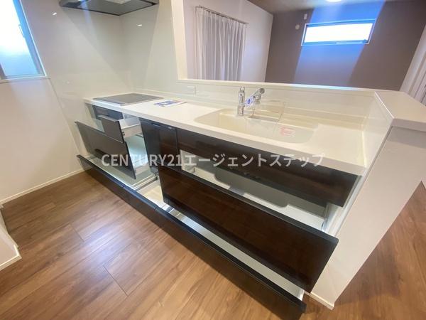 　キッチン　収納が充実したキッチンです