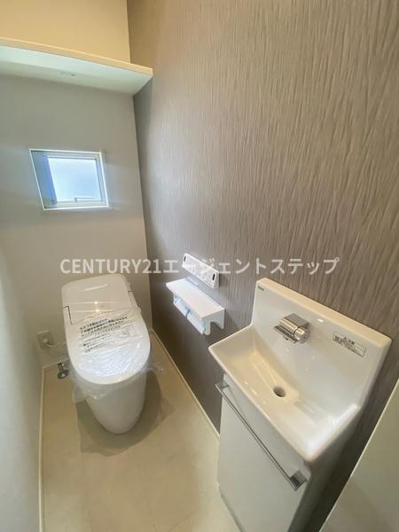 　トイレ　トイレに手洗い付きです