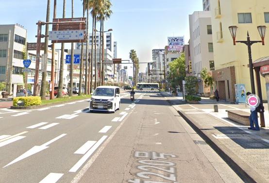 　前面道路含む現地写真　