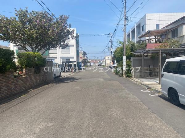 　前面道路含む現地写真　