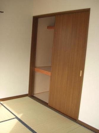 富永ハイツ　収納　押し入れ