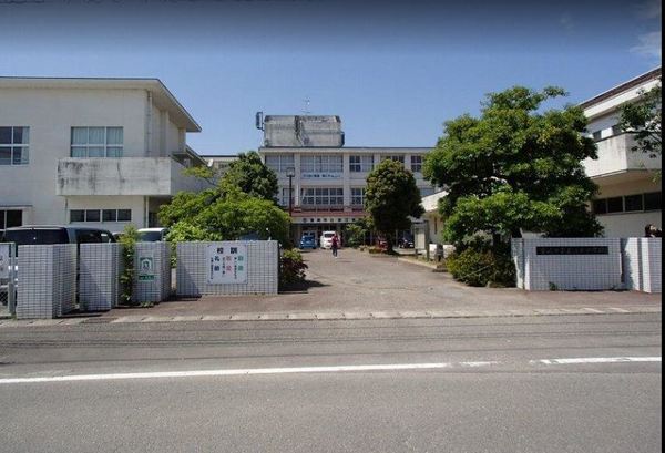 　宮崎市立赤江東中学校（中学校）／1041m　