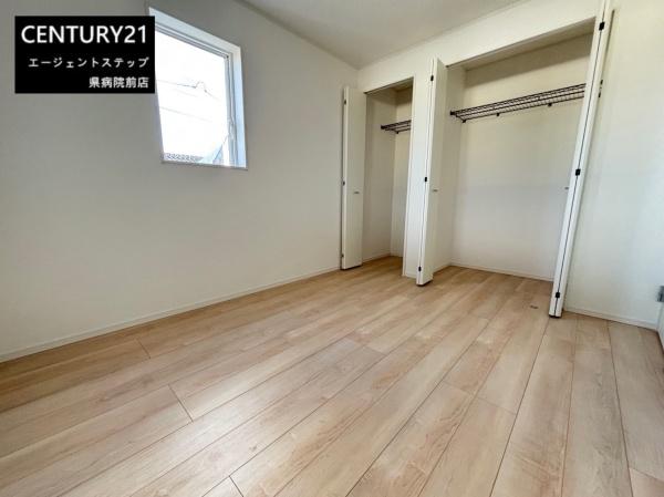 　洋室　収納付きの洋室です