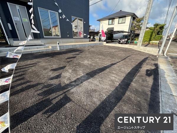 　駐車場　駐車場のスペースが便利です