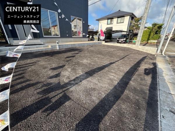　駐車場　駐車場のスペースが便利です