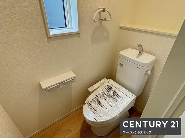 　トイレ　明るいトイレ空間です