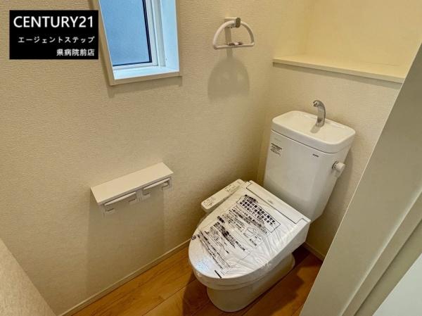 　トイレ　明るいトイレ空間です