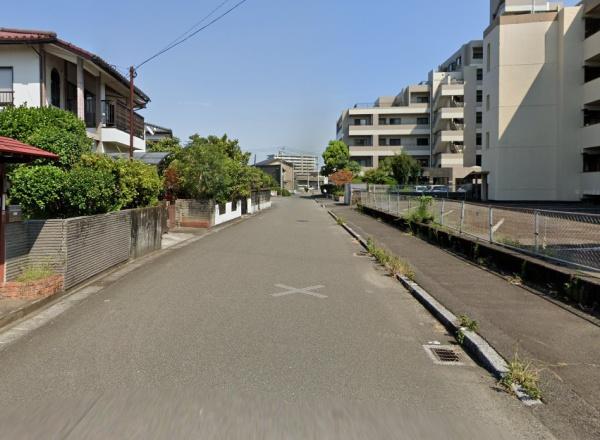　前面道路含む現地写真　
