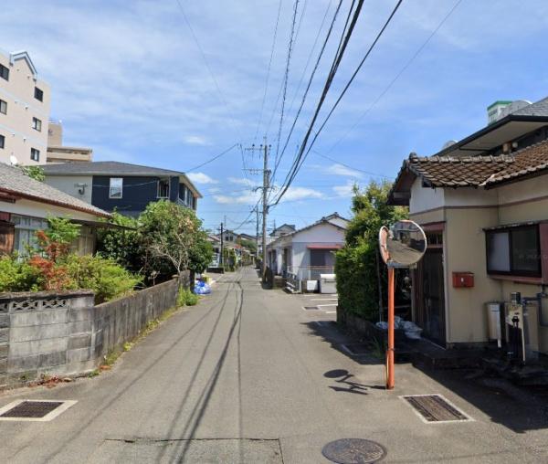 　前面道路含む現地写真　