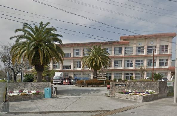 　宮崎市立本郷小学校（小学校）／623m　