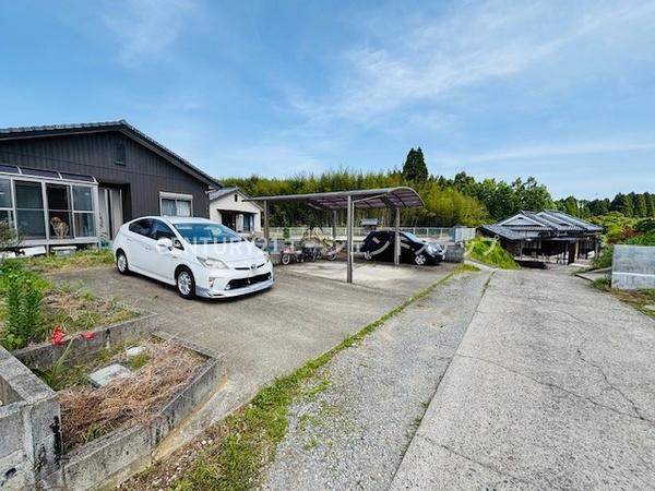 　駐車場　使いやすい駐車場です