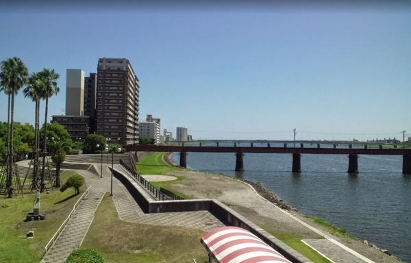 　橘公園（公園）／1301m　休日は大淀川河川敷をお散歩できます♪