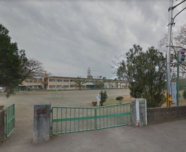 　高鍋町立高鍋東小学校（小学校）／1152m　