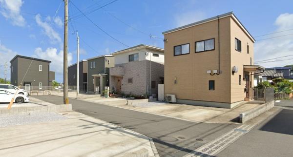 　その他現地　外観が映える戸建住宅です