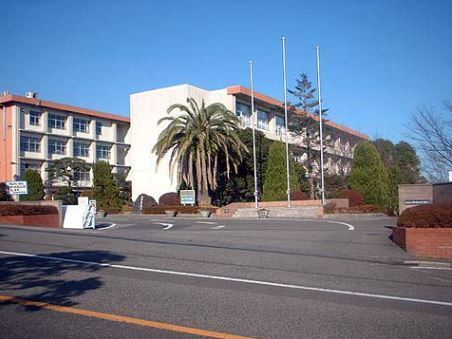 　宮崎県立宮崎西高校付属中学校（中学校）／715m　