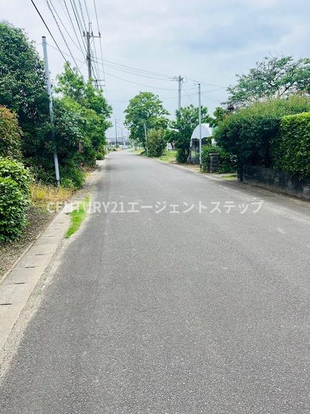 　前面道路含む現地写真　前面道路が広い現地写真です