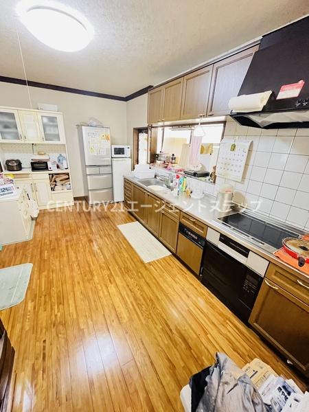　キッチン　キッチンは収納力が魅力です