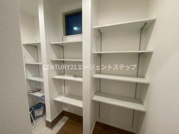 　収納　収納棚が豊富な収納です