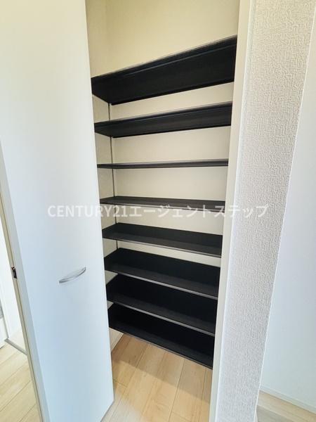 　収納　収納カテゴリの棚が充実しています