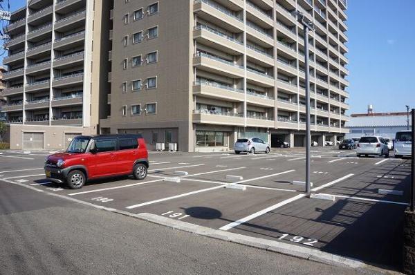 ポレスターブロードシティ南宮崎　駐車場　