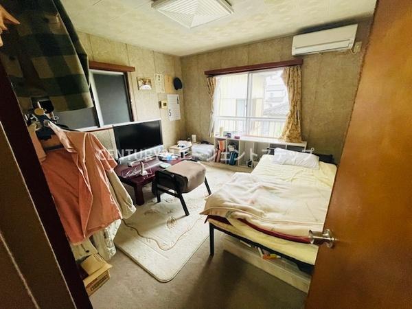 　洋室　洋室は明るい空間です