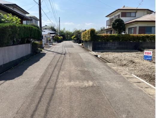 　前面道路含む現地写真　